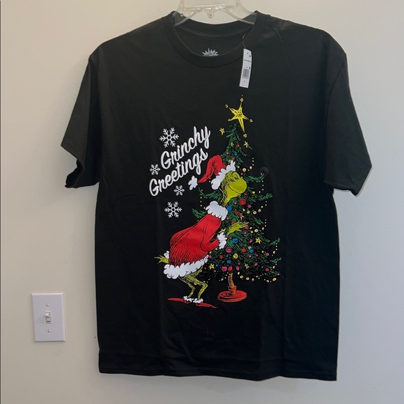 The Grinch Tops - The Grinch “Grinchy Greetings” Christmas Tee – Dark Green/Black – Size L‎ – NWT